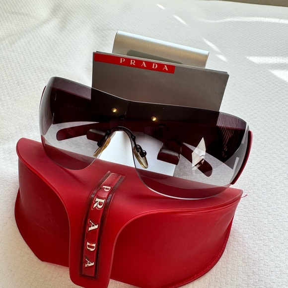 🔥Prada Sunglasses ( Large Size) - Picture 1 of 17